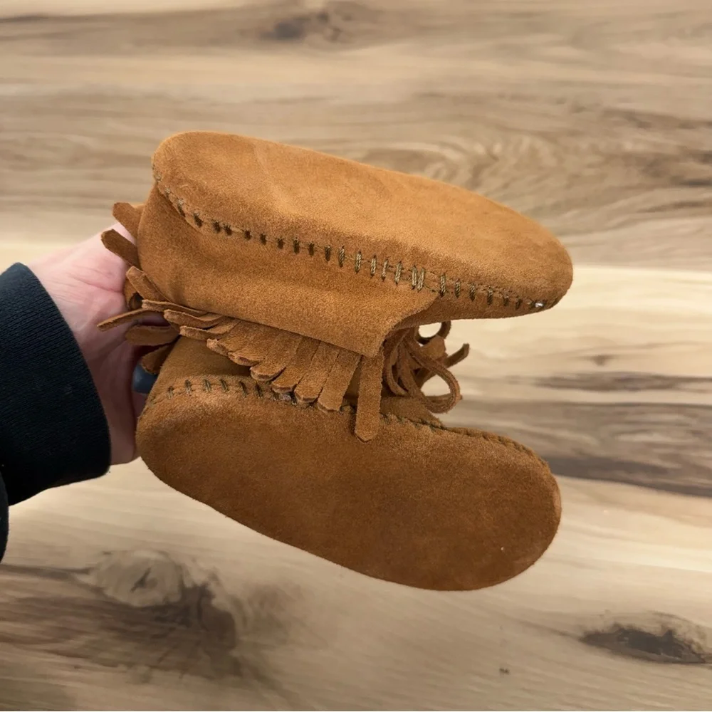 Minnetonka Tan Kids Moccasins